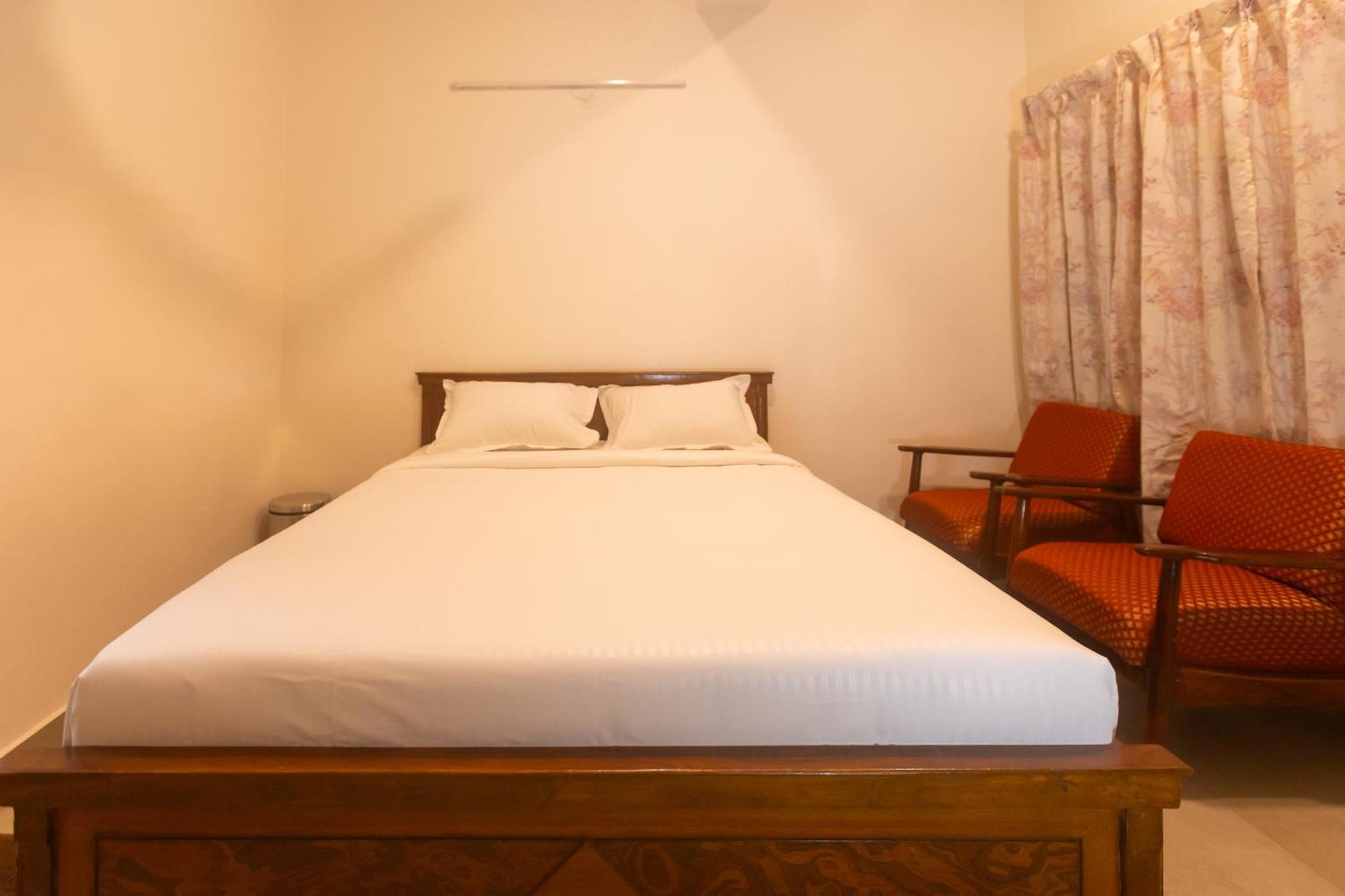 Sri Ramakrishna Hotel Bengaluru Zewnętrze zdjęcie