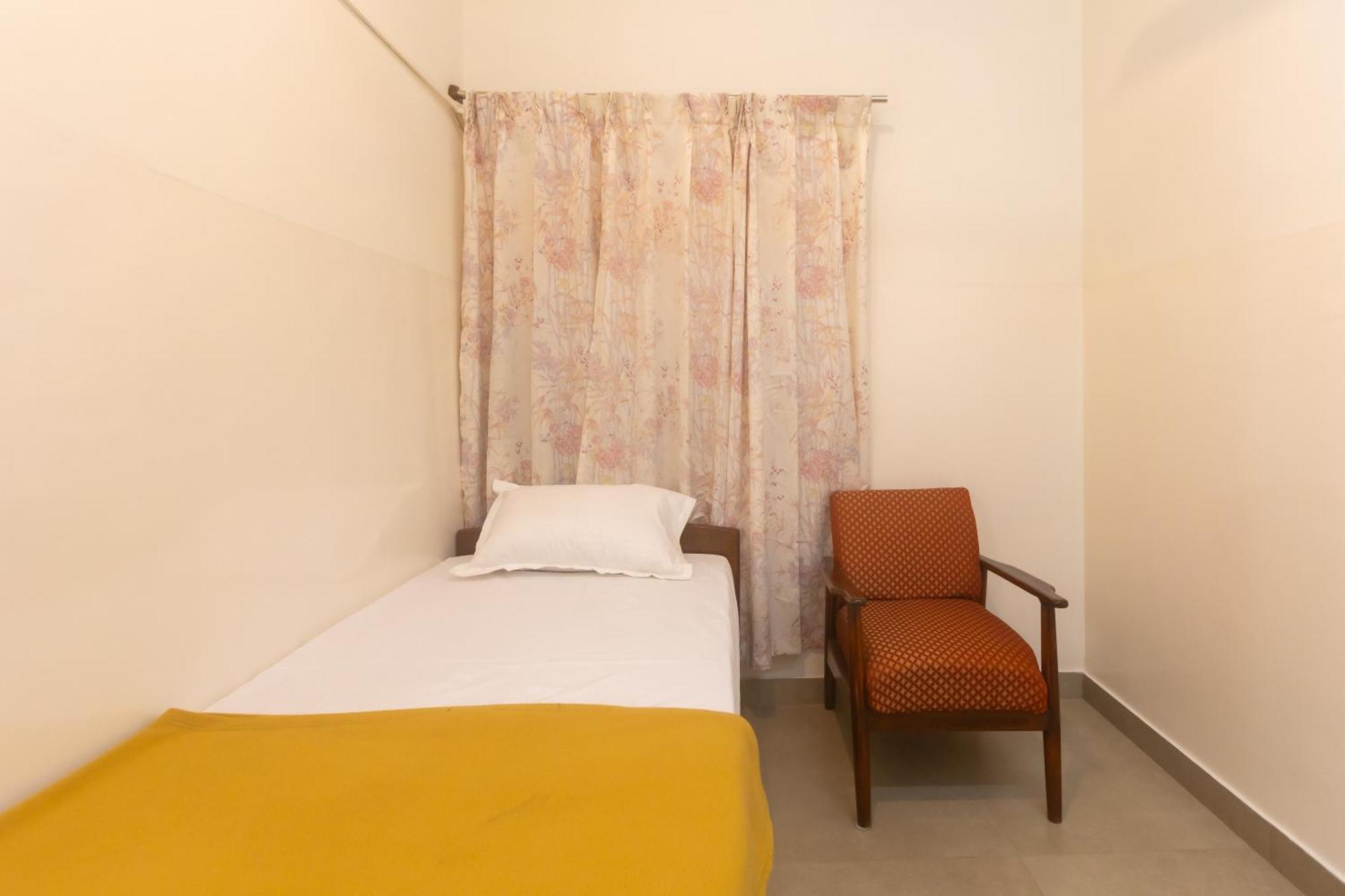 Sri Ramakrishna Hotel Bengaluru Zewnętrze zdjęcie