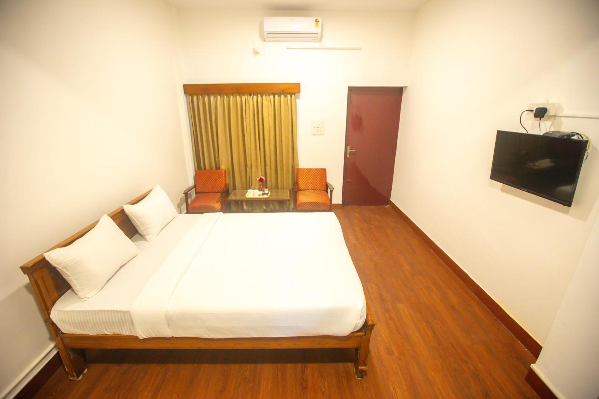 Sri Ramakrishna Hotel Bengaluru Zewnętrze zdjęcie