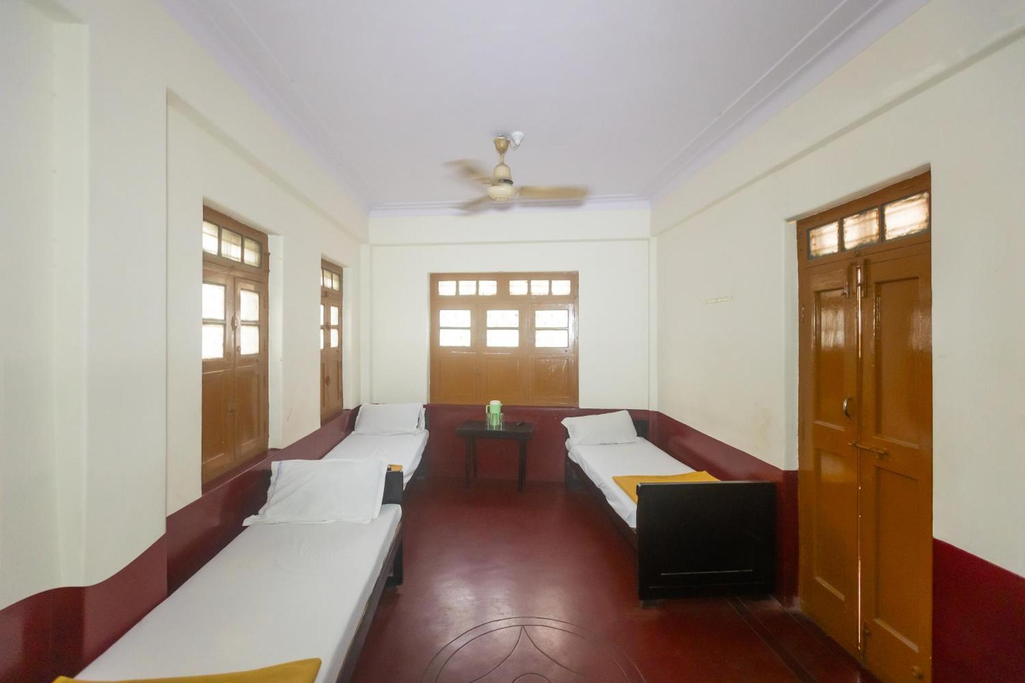 Sri Ramakrishna Hotel Bengaluru Zewnętrze zdjęcie