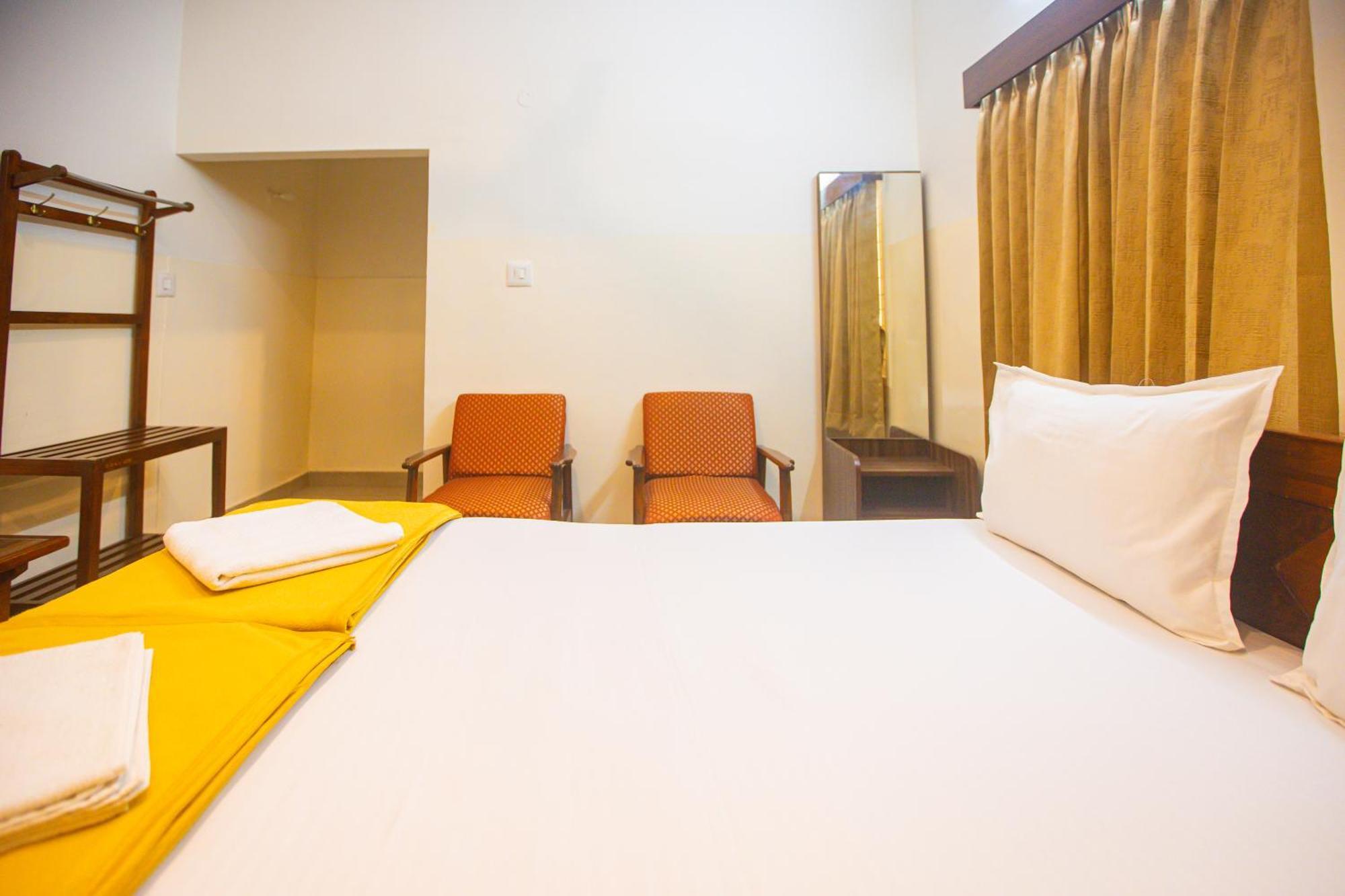 Sri Ramakrishna Hotel Bengaluru Zewnętrze zdjęcie