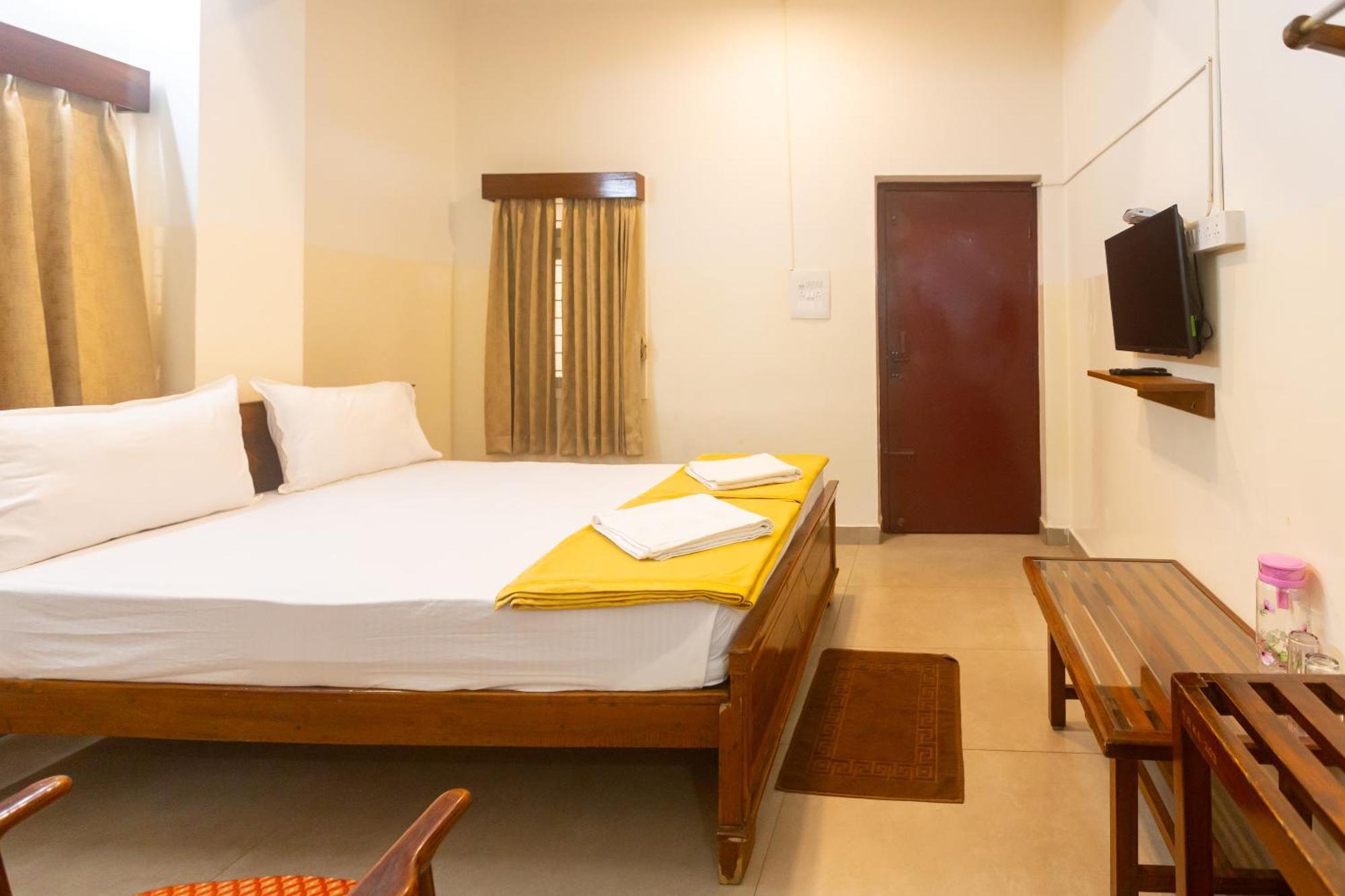 Sri Ramakrishna Hotel Bengaluru Zewnętrze zdjęcie