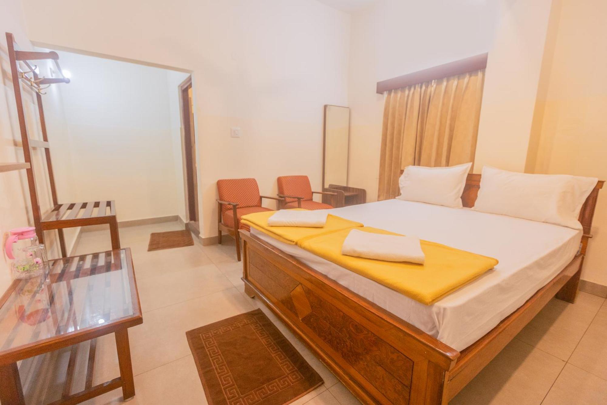 Sri Ramakrishna Hotel Bengaluru Zewnętrze zdjęcie